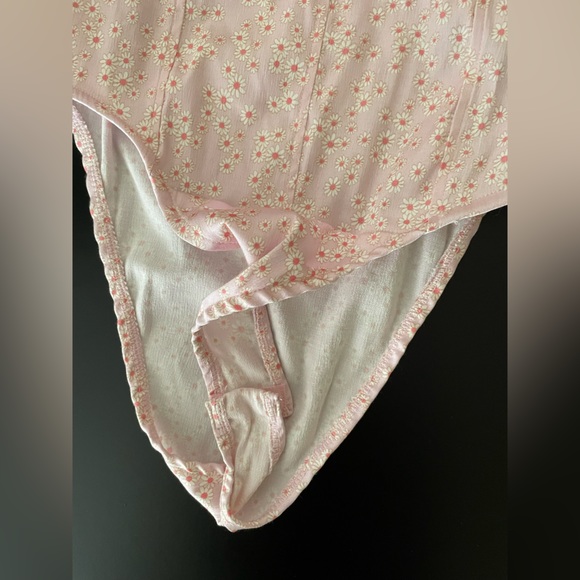 Zara satin bustier bodysuit 🥰 •size:small •Fabric:satin•colour: baby pink - Picture 5 of 7